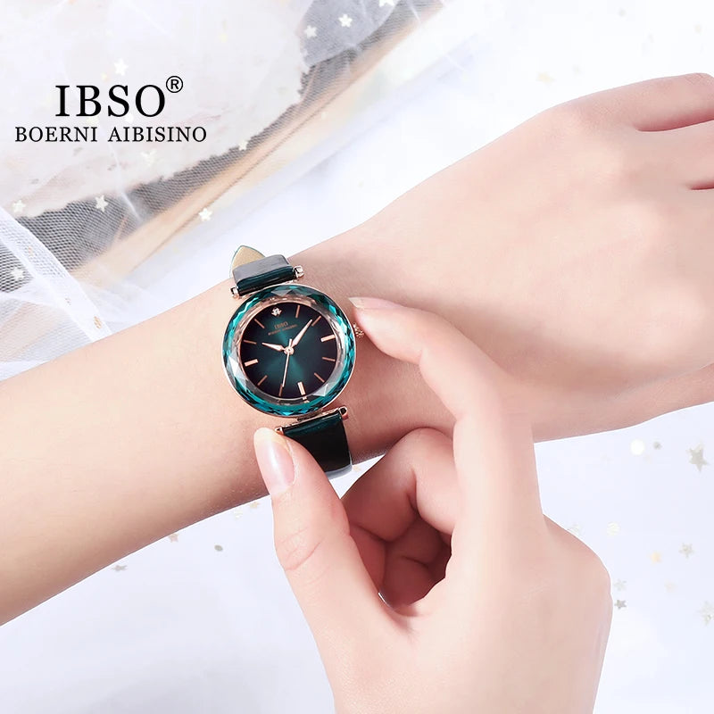 Luxury Women's Watches Elegant Green Glass Regular Slices Design Stainless Steel And Leather Strap Wrist Women Watch For Gifts