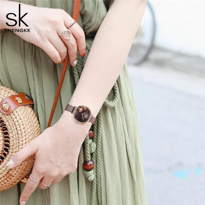 Shengke Originale Design Woman Watches Fashion Lucky Clover Fashion Women's Quartz Wristwatches Top Luxury Elengent Female Clock